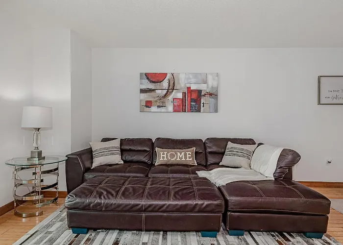 Miami Condo With City & Ocean Views! Sleep Up To 6!