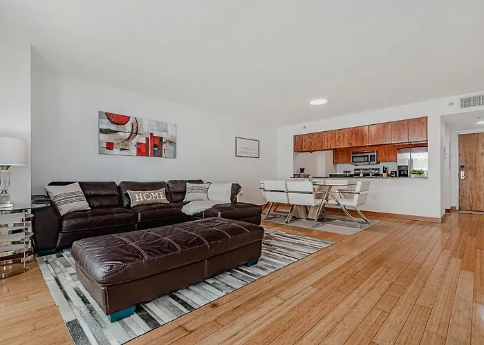 Miami Condo With City & Ocean Views! Sleep Up To 6!